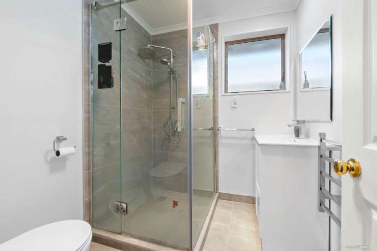 4 Norman Close The Gardens_5