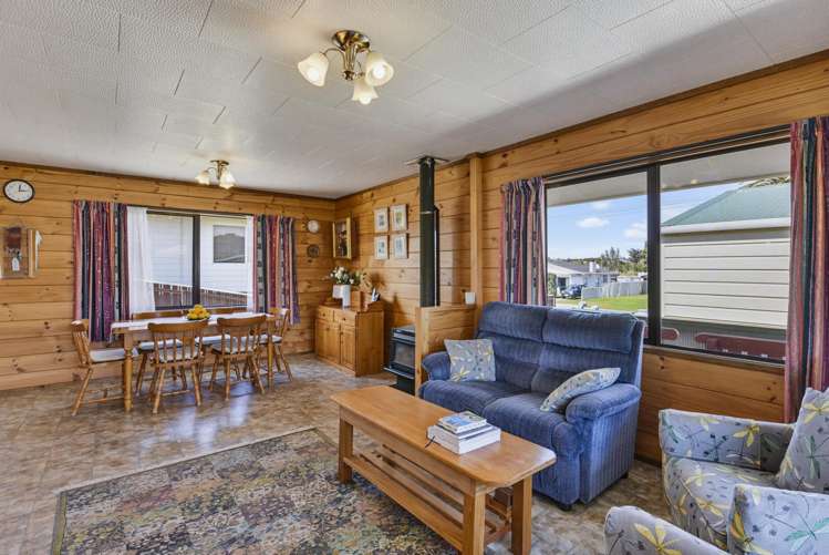 15 Muaupoko Street Hokio Beach_38