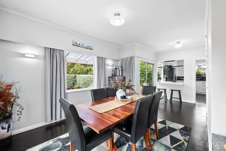 465 Stokes Valley Road_5