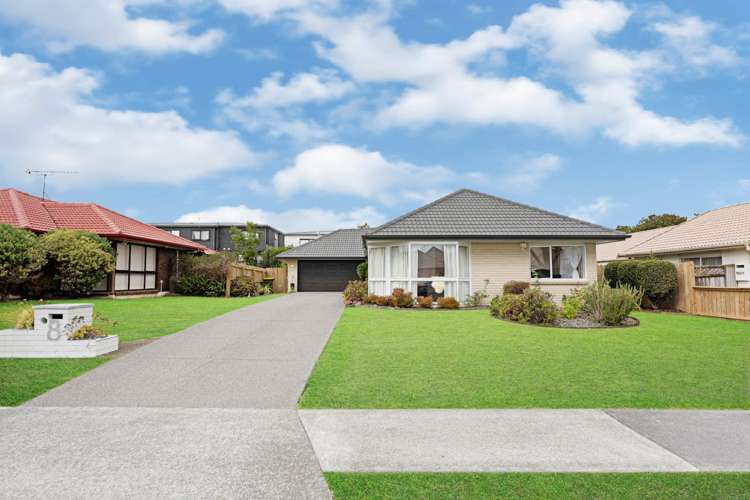 8 Headcorn Place Botany Downs_2