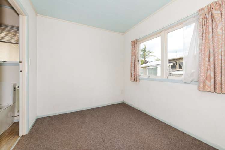 1/107 Waimumu Road Massey_13