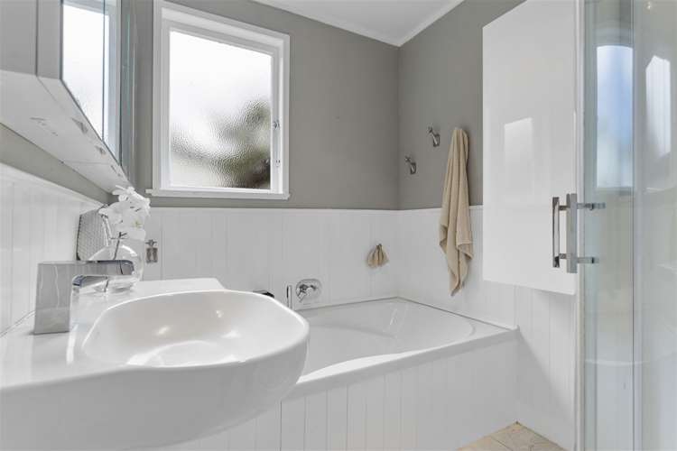 77 Taurus Crescent Beach Haven_13