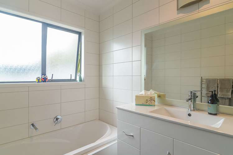 18 Robert Grove Paraparaumu_16