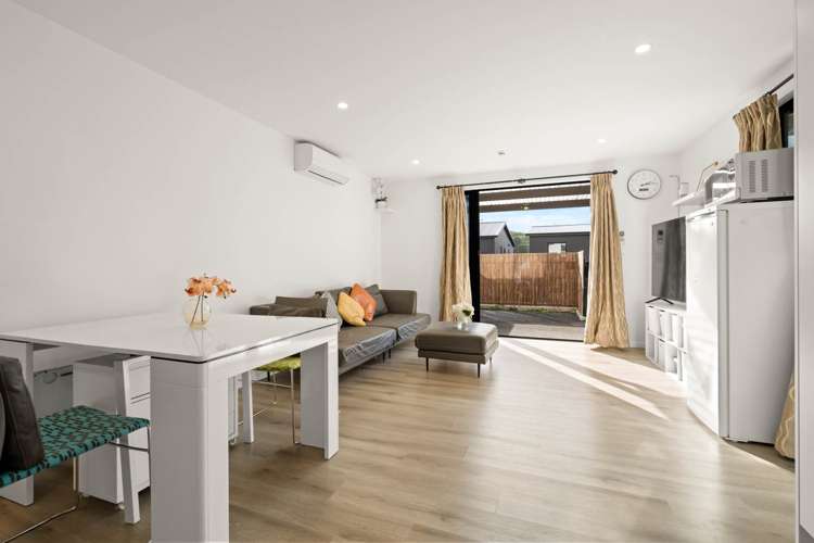 17 Ofanoa Lane Mount Roskill_3