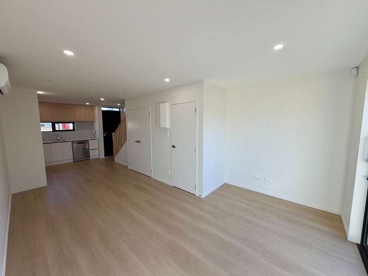 26/21 Von Sturmer Street Mangere East_2