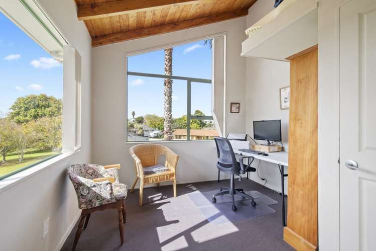 37 RIVERSIDE DRIVE Waiuku_15