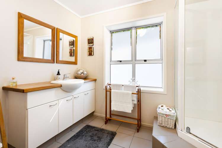 44 Huia Road Titirangi_15