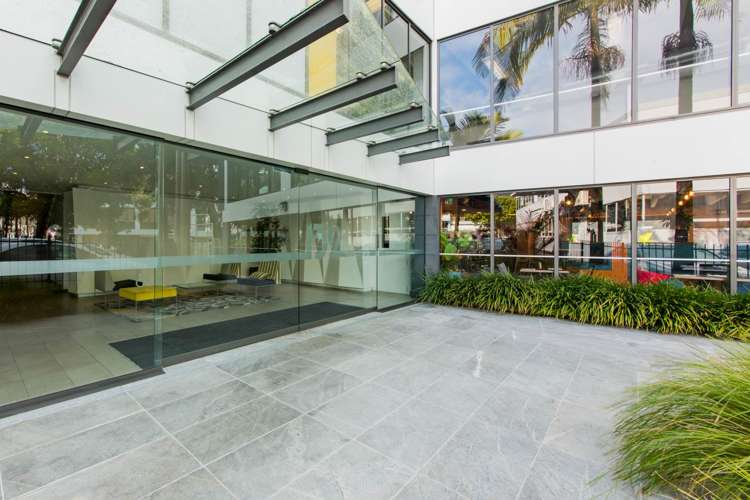 132 Hurstmere Road Takapuna_2