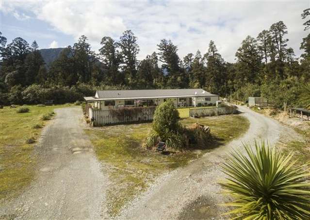 9 Adair Road Haast_4