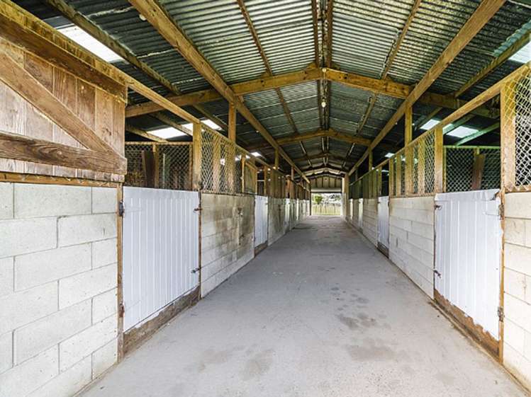 19 Trotting Course Drive Kumeu_11