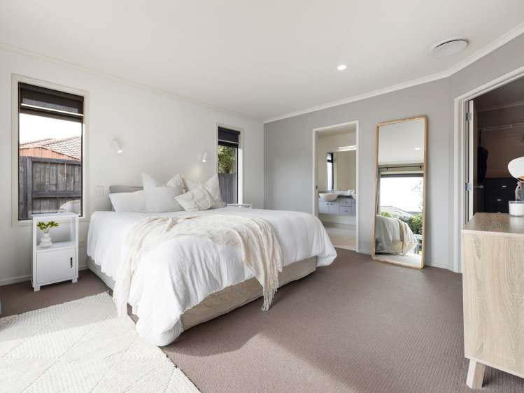 28 Somerton Drive Huntington_16