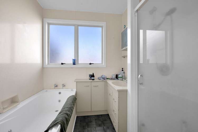 2 Tawa Street Hawera_12