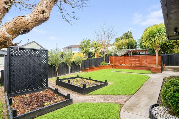 15 Salmond Place Dinsdale_38