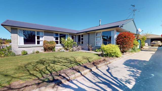 Four Bedroom Family Home - Allenton