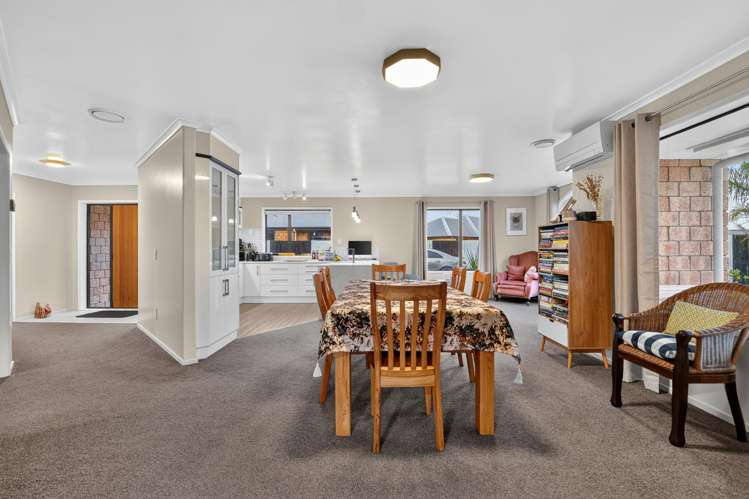 94 Wentworth Drive Rototuna North_4