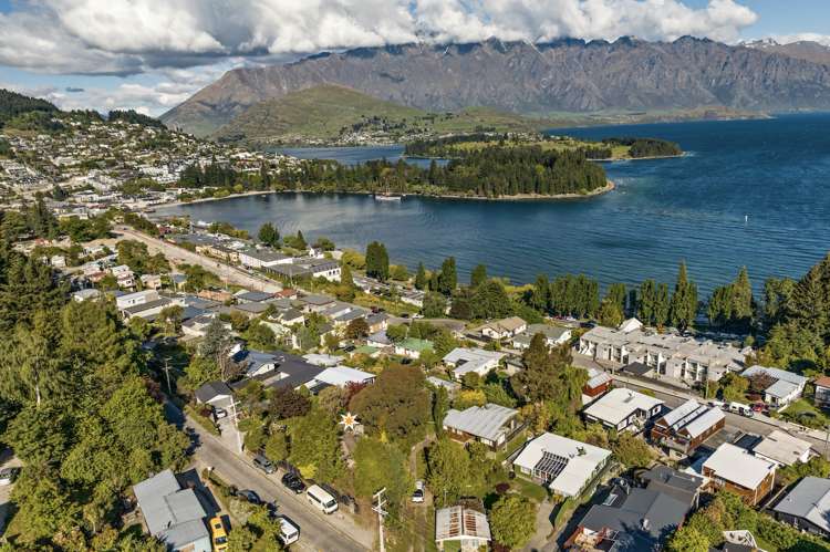 22 Lomond Crescent Queenstown_7