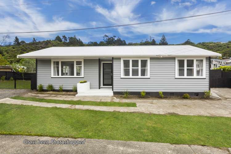 11 Richard Grove Stokes Valley_3