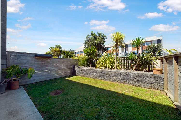 8 Meritage Lane Te Atatu South_19