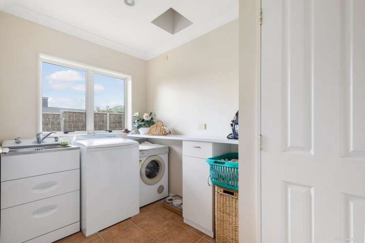 5 Idris Court The Gardens_14