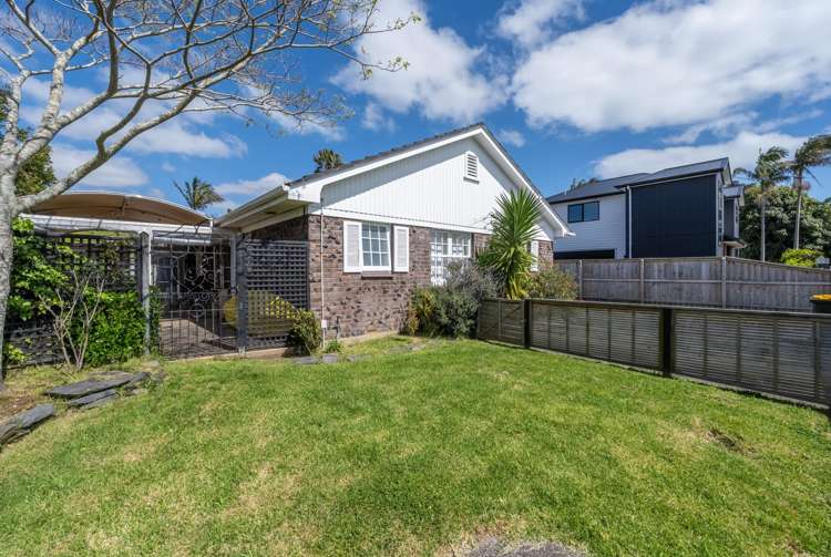 1/4 and 2/4 Jern Place Eastern Beach_8