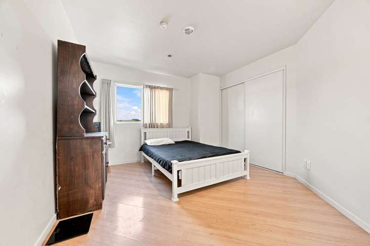 6/12 Crown Lynn Place New Lynn_16