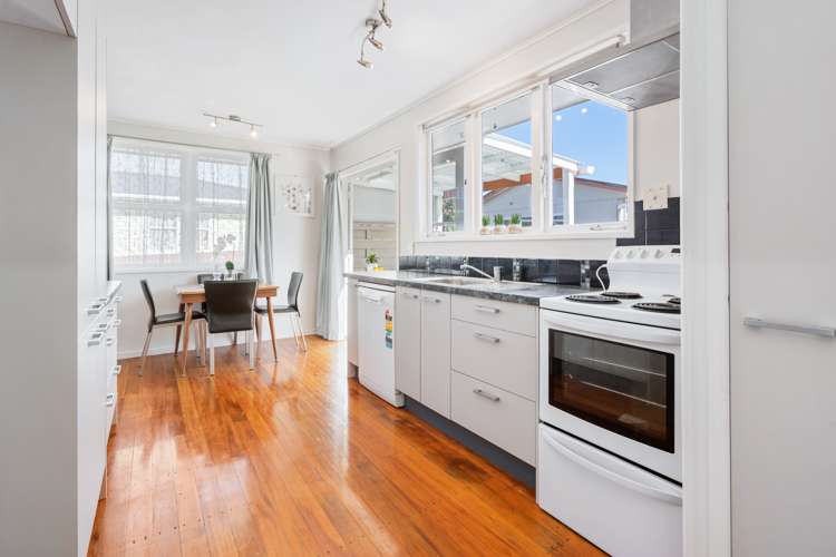 10 Ogle Crescent Kamo_5