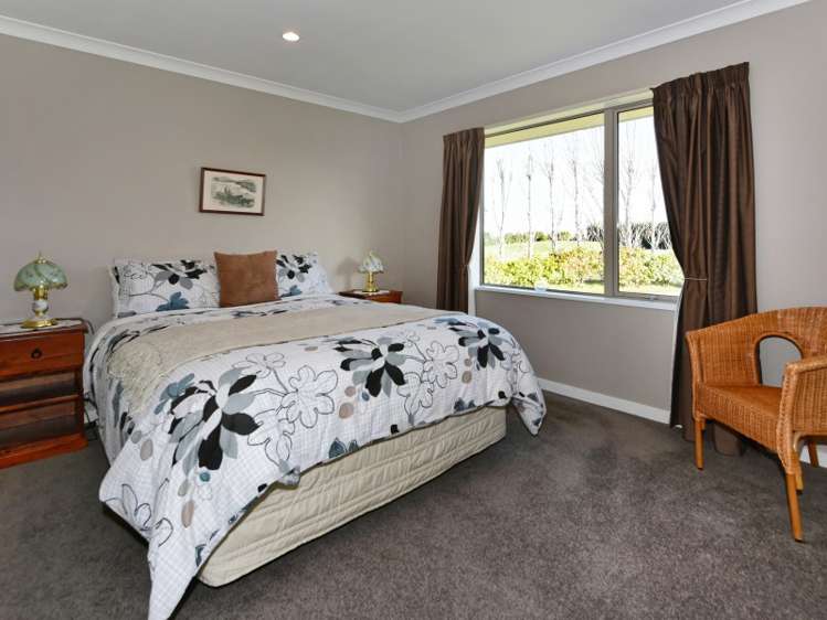 13b Mulholland Drive Darfield_13