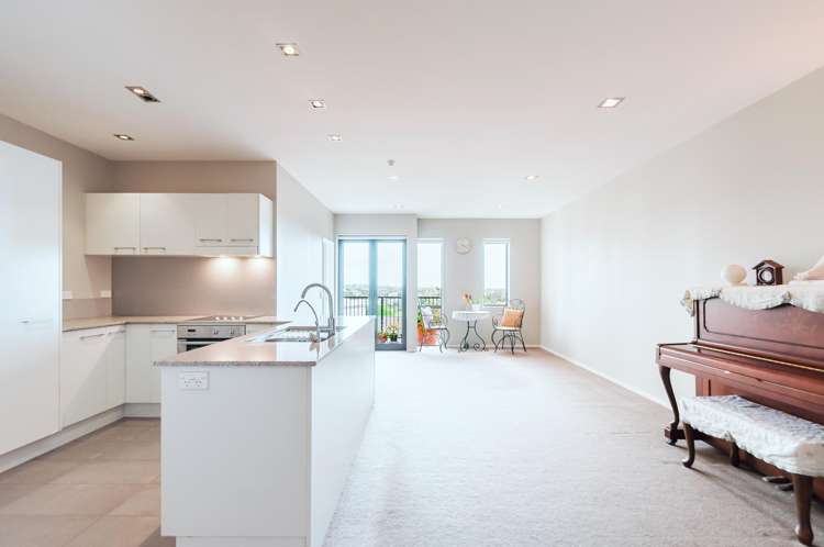 B305/525 East Coast Road_1