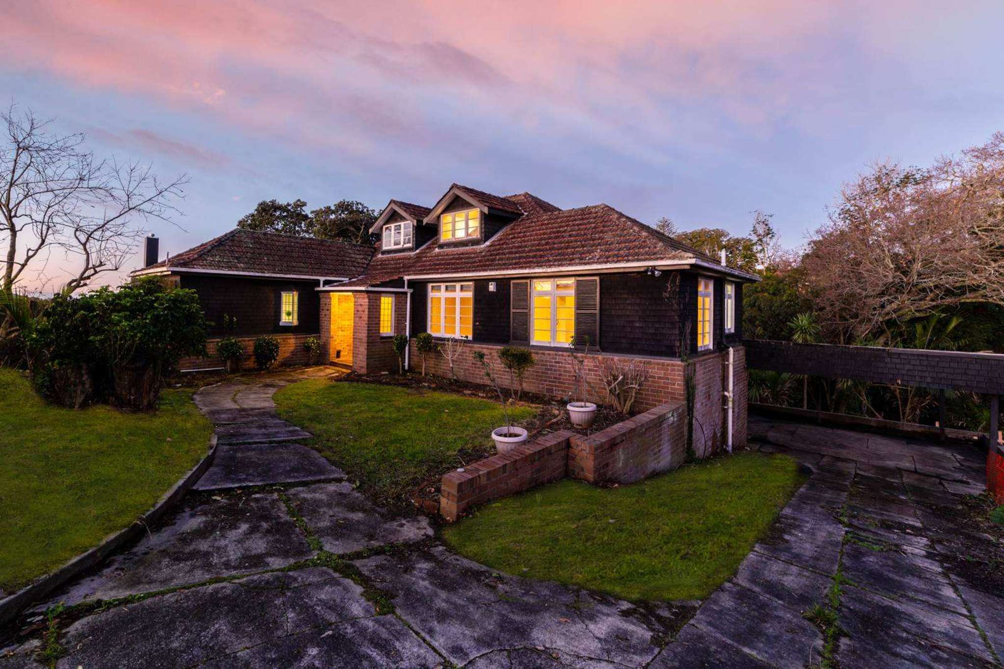 Remuera 'old dear that's seen better days' sells for $5.95m