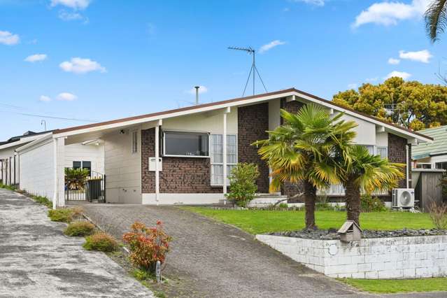 Well Presented Three Bedroom + Sleepout!