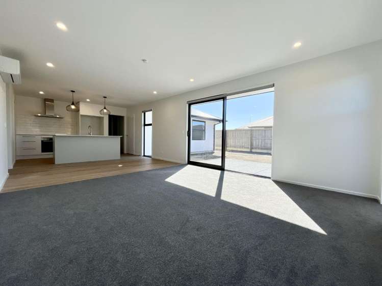 44 Lennon Drive 11103_7