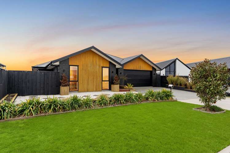 12 Orchiston Way_0