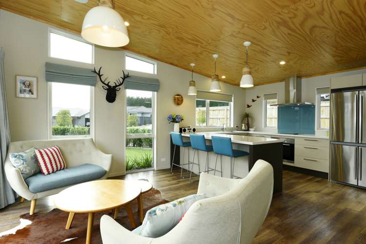 68 Fairose Drive Richmond_7