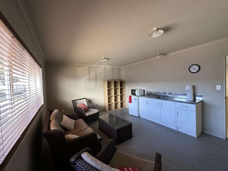 Unit 6, 9 Reynolds Place Papamoa_5