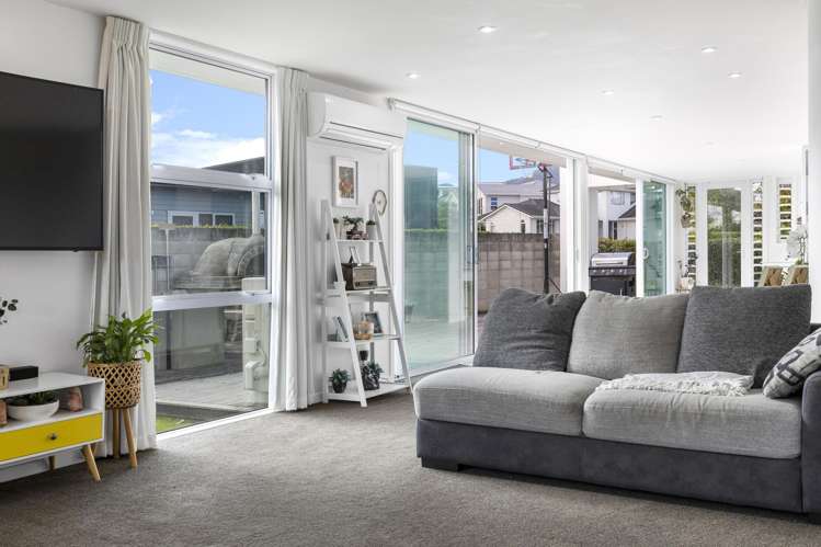 15 Magnolia Rise Waipahihi_12