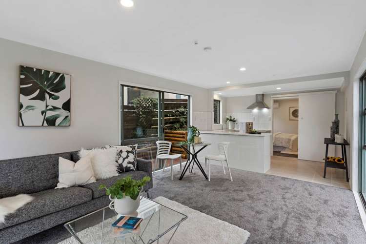 8 Holt Avenue Torbay_18