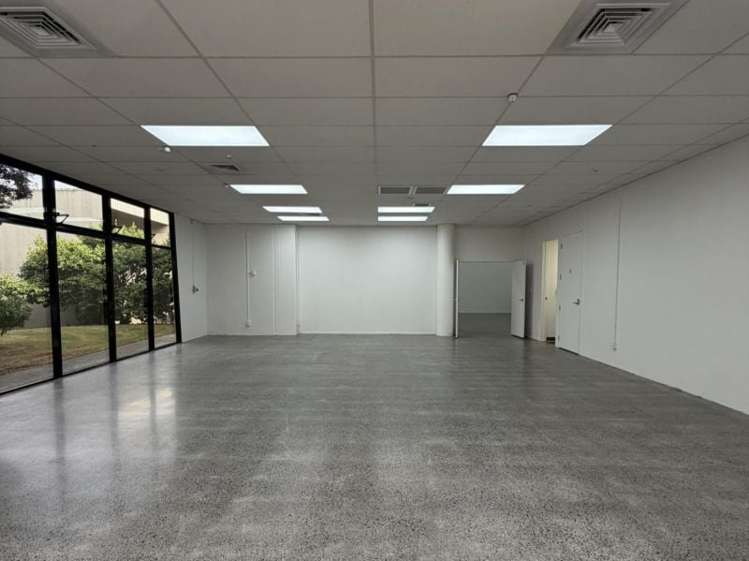 C18/930 Great South Road Penrose_2