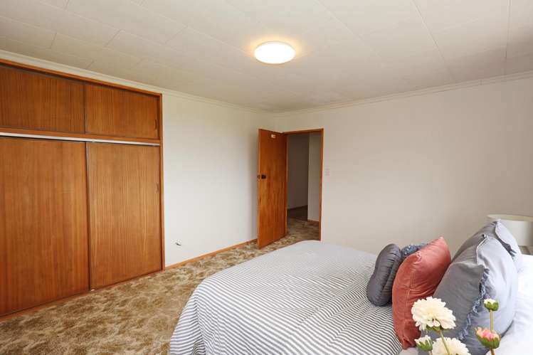 220 Bay Road West Plains_17