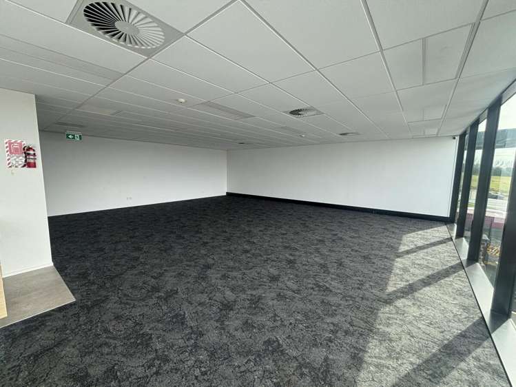 2/5 Northside Drive Westgate_10