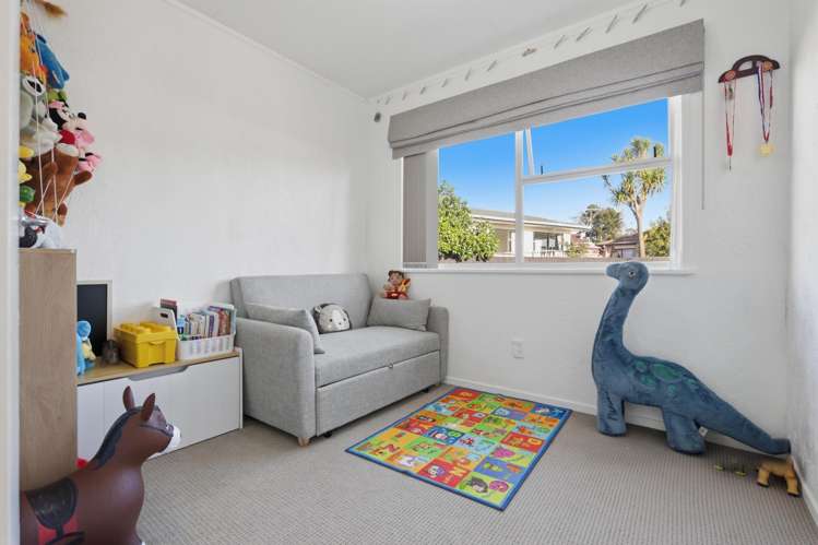 39 Thornlow Street Glendene_11