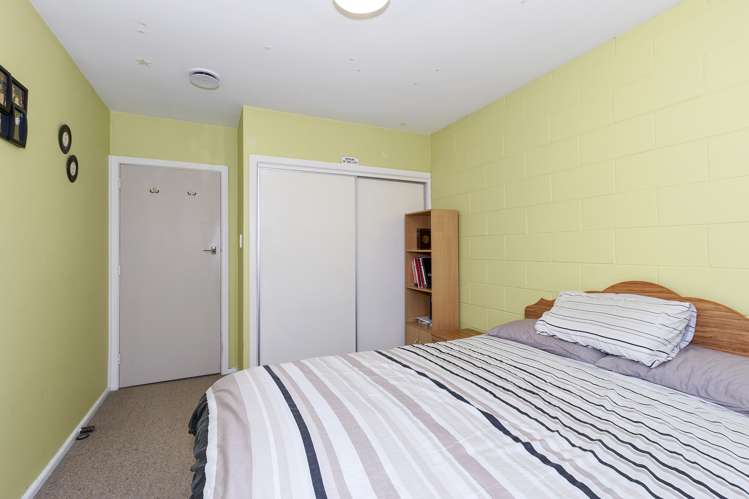 4/14a Dickson Crescent Hornby_6