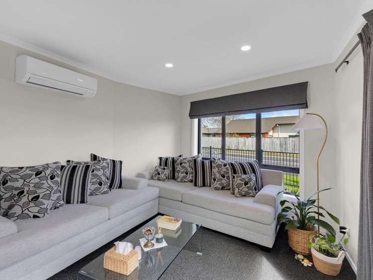 33B Saxbys Road Glenview_9