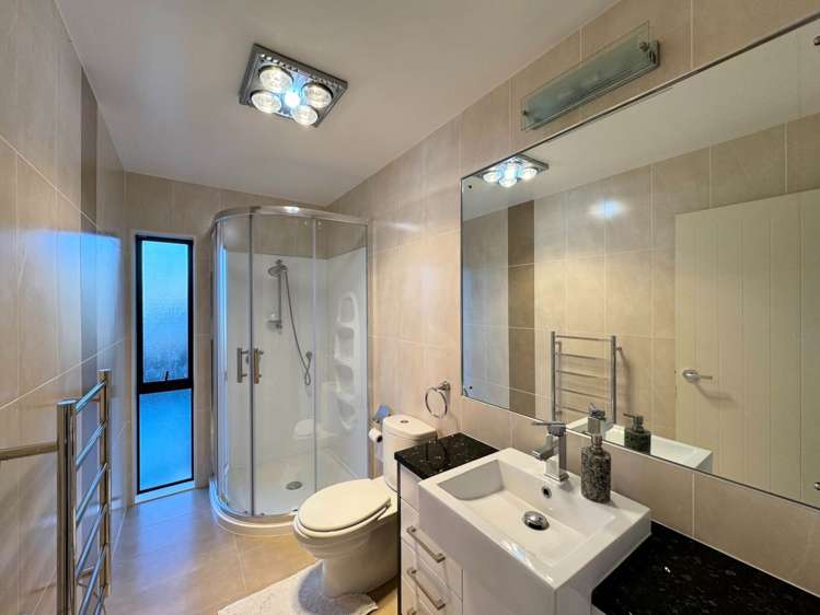 21 Chateau Rise Flat Bush_15