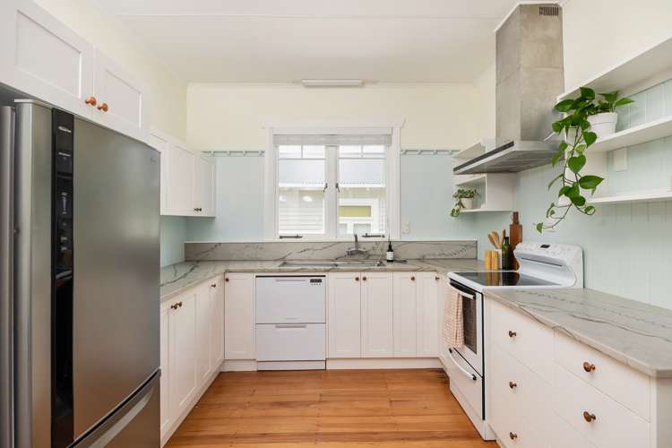 25 Tui Street Point Chevalier_12