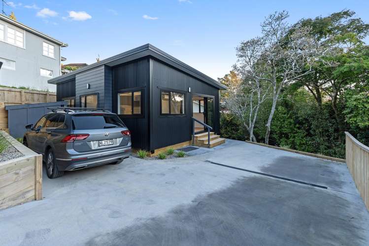 Units 1 and 2/10A Awanui Street Merrilands_45