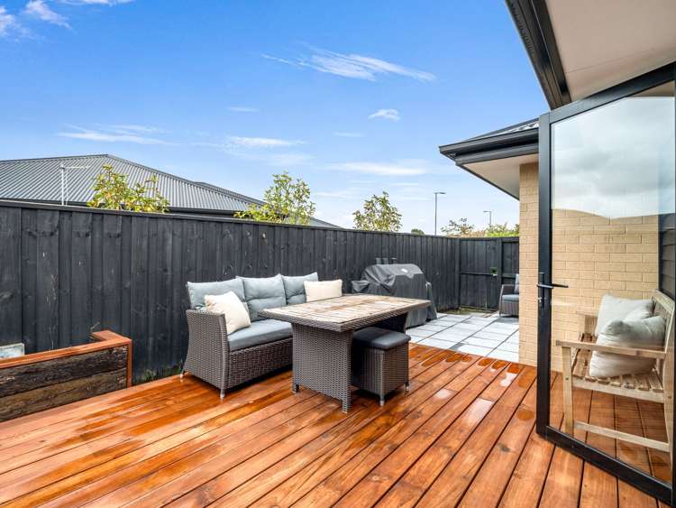 92 Sunline Avenue Lincoln_25