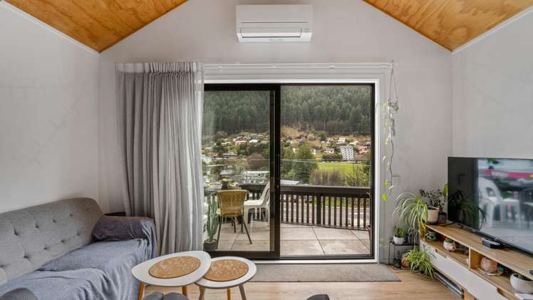 26a/135 Hallenstein Street Queenstown_3