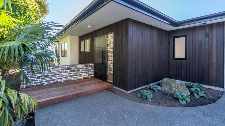 156 Hamptons Road_0