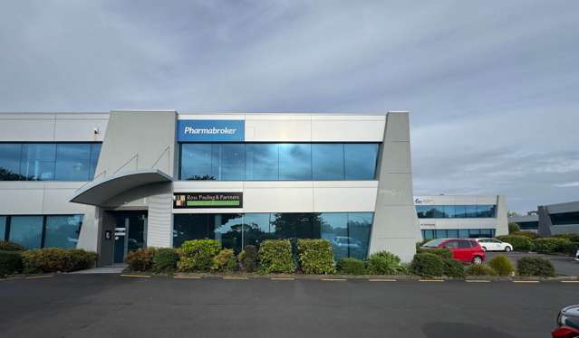 Unit B/106 Bush Road Rosedale_1