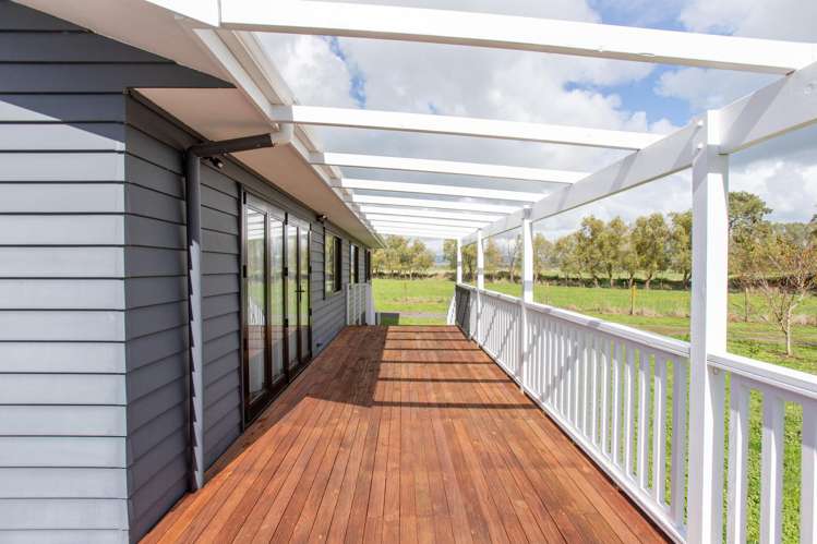 230 Central Road North Waitakaruru_22